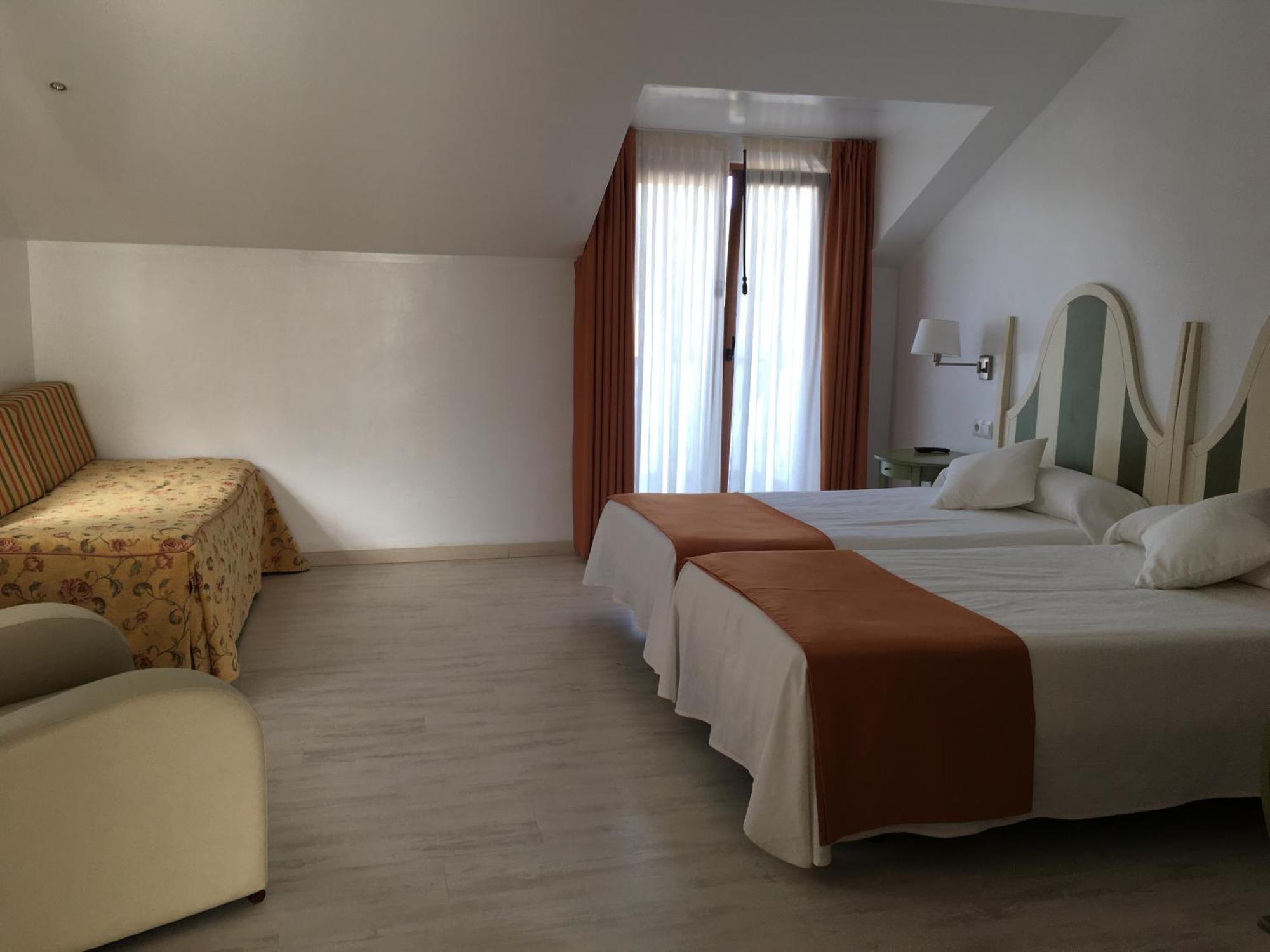 Hotel Valle De Cabezon Cabezón de la Sal Chambre photo