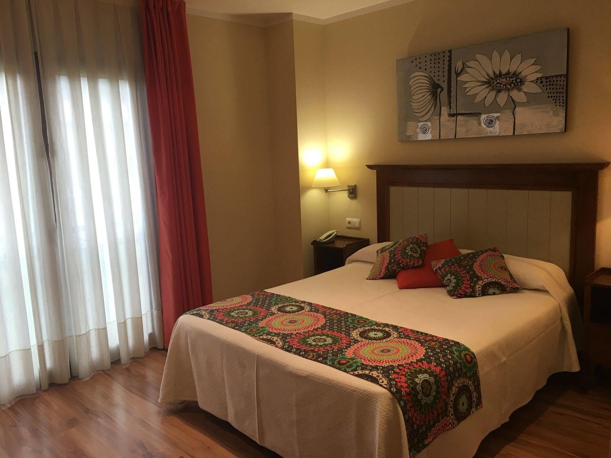 Hotel Valle De Cabezon Cabezón de la Sal Extérieur photo